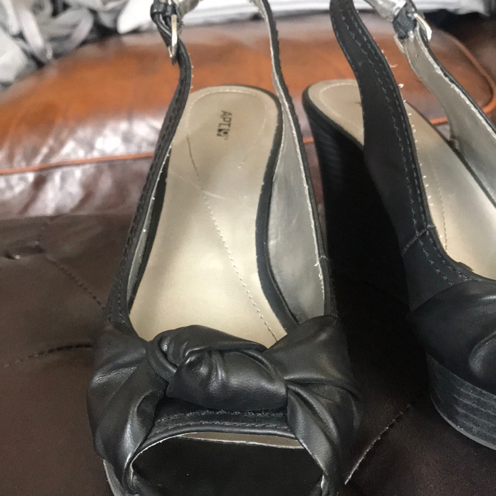 WEDGES - Picture 2 of 2